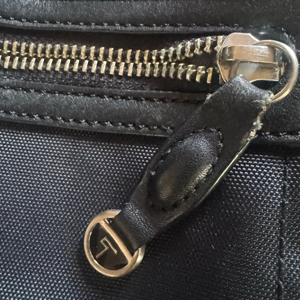Tumi Black Men's Briefcase‎
